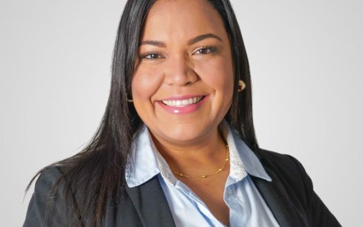 Ejecutiva Ludmila Dávila C.